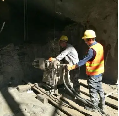 金塔水下抗分散灌浆料特点 水下不分散注浆料介绍