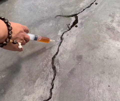 金塔混凝土裂缝修补技术详解​